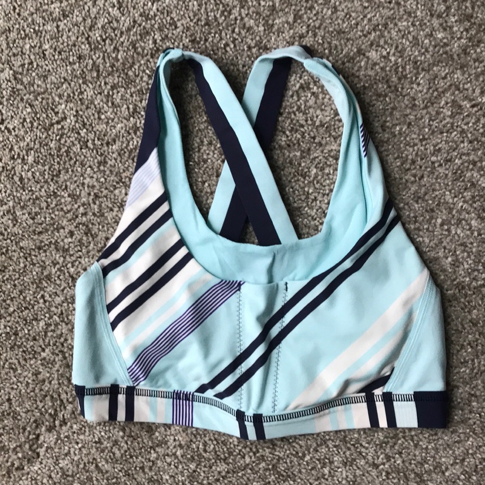 Lulu lemon sports bra size 6
